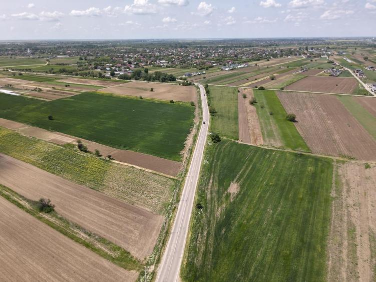 Teren Construcții intravilan de 3400 mp, în 1 Decembrie