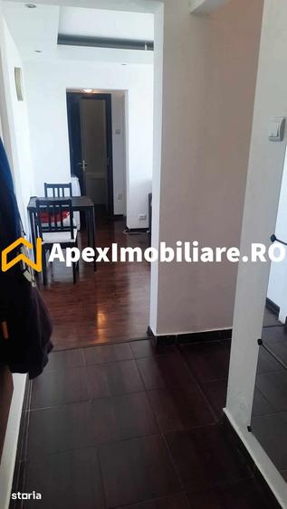 Apartament cu 3 camere semidecomandat în Drumul Taberei