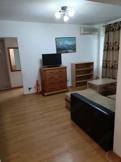 Apartament cu 2 camere semidecomandat în 1 Mai