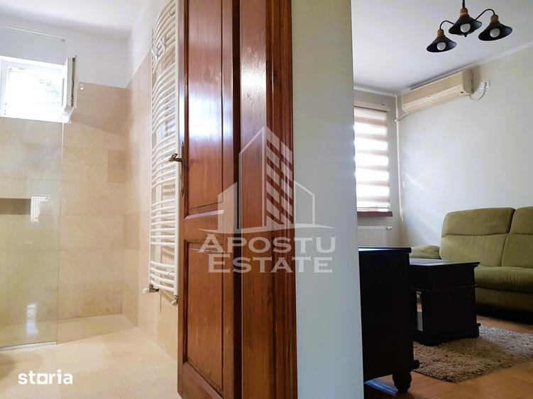 Apartament cu 3 camere semidecomandat în Central