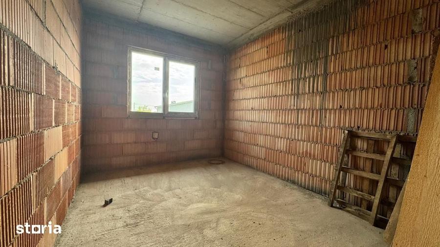 Casă cu 4 camere cu Teren 350 Mp în Tipografilor