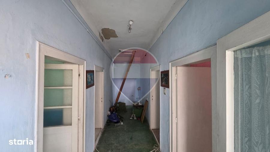 Casă cu 4 camere cu Teren 254 Mp în Central