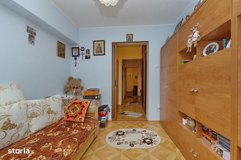 Apartament cu 3 camere decomandat în Mazepa 2