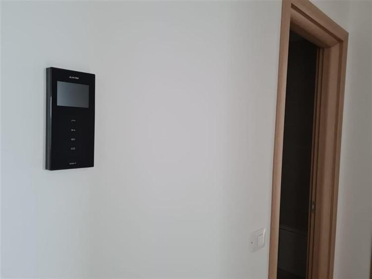 Apartament cu 2 camere decomandat în Tractorul