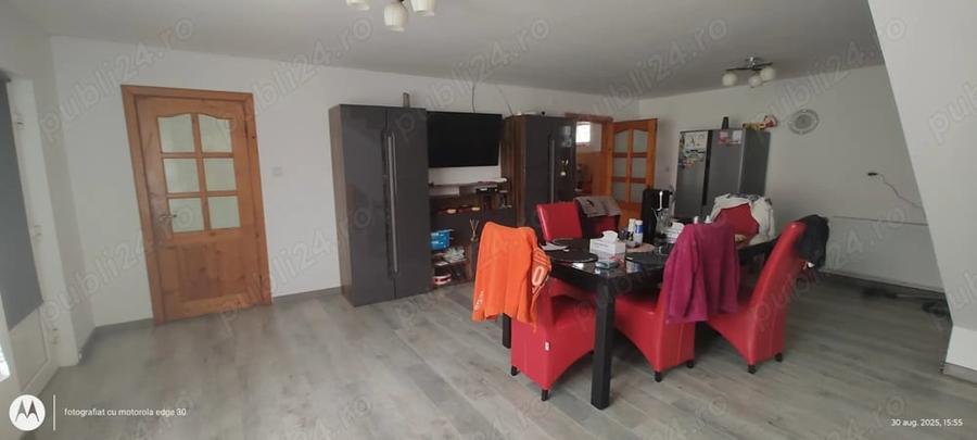 Casă cu 5 camere cu Teren 1400 Mp în Jebel