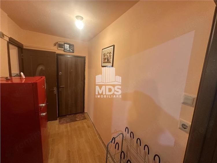 Apartament cu 2 camere nedecomandat în Girocului