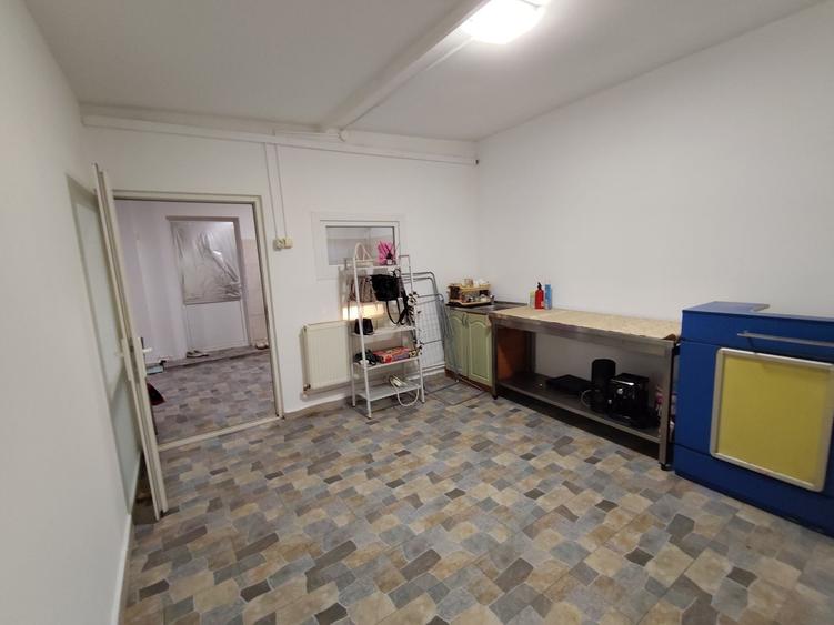 Casă cu 4 camere în Nicolae Bălcescu
