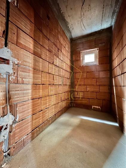 Apartament cu 2 camere decomandat în Giroc