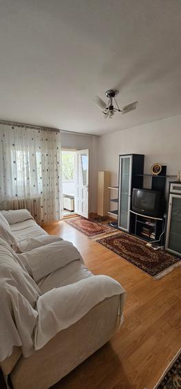 Apartament cu 2 camere semidecomandat în Militari