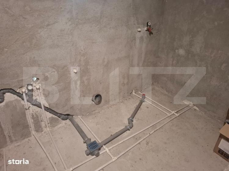 Casă cu 4 camere cu Teren 2100 Mp în Costești