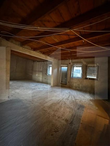 Duplex cu 4 camere cu Garaj în Peciu Nou