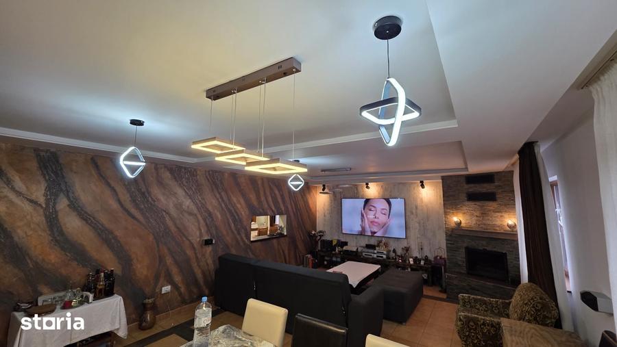 Casă cu 6 camere cu Teren 960 Mp în Câmpineanca