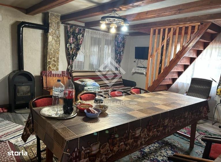 Casă cu 3 camere cu Teren 500 Mp în Poiana Stampei
