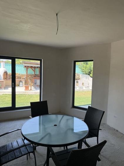 Casă cu 4 camere în Miroslava