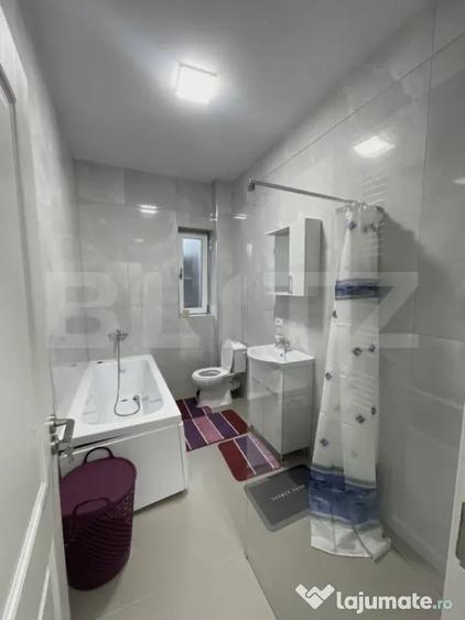 Apartament cu 3 camere semidecomandat în Central