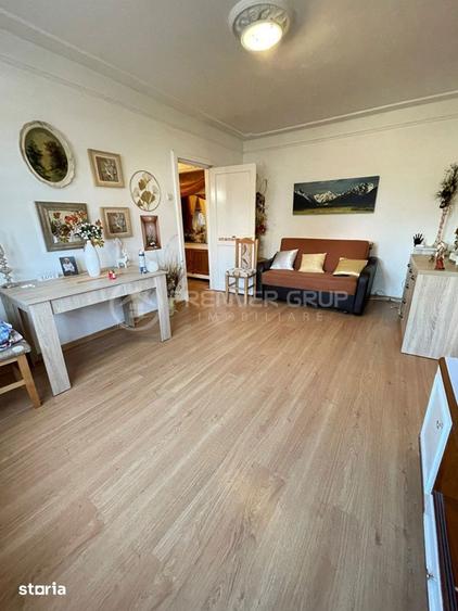 Apartament cu 3 camere în Podu Roș