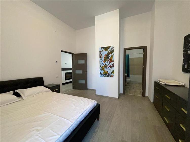 Apartament cu 4 camere nedecomandat în Babadag