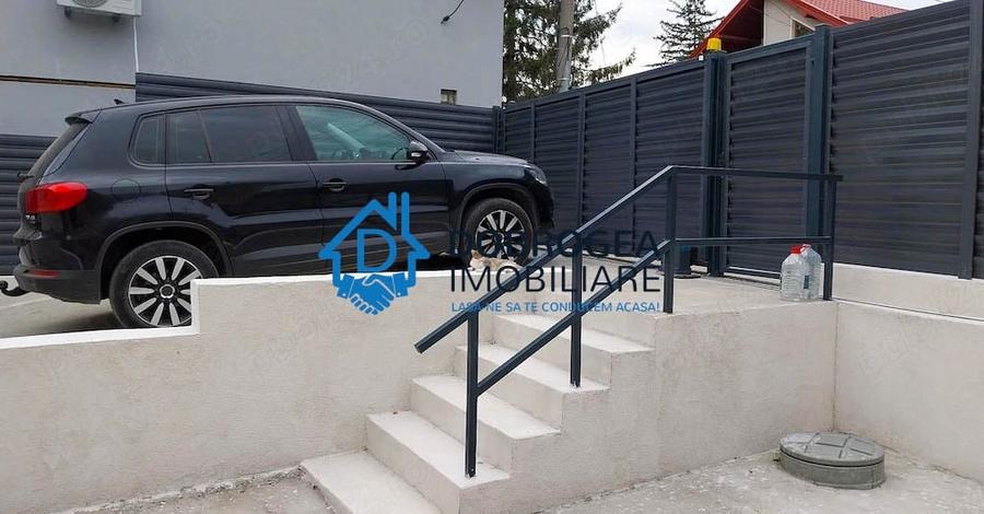 Casă individuală cu 5 camere cu Canalizare în Peco