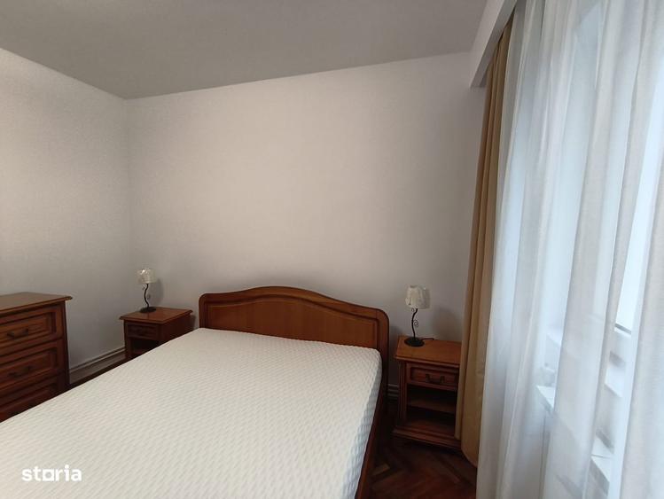 Apartament cu 3 camere în Vasile Aaron