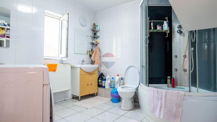 Casă individuală cu 5 camere cu Teren 258 Mp în Nord-Est
