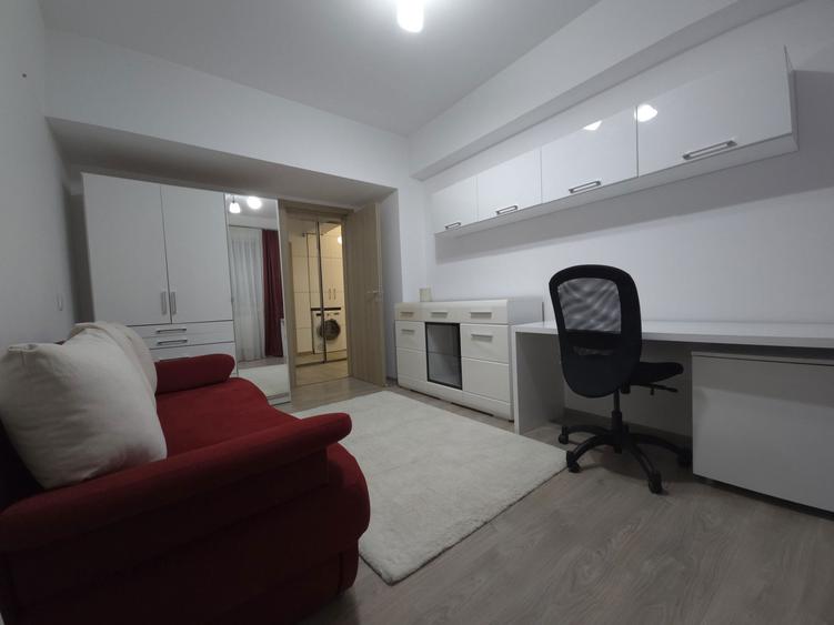 Apartament cu 3 camere decomandat în Muncii