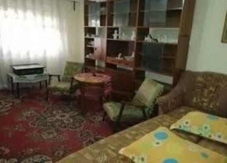 Vand apartament 3 camere Zona Centrala Bacau pretabil pt sedii de firma - 1