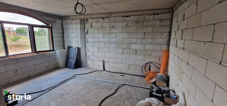 Vila P+1, zona linistita, pentru doua famili. - 4