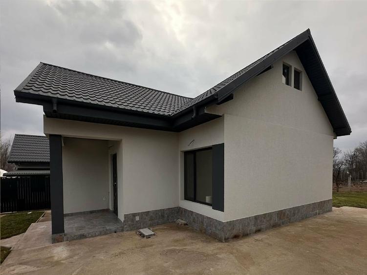 Casă individuală cu 3 camere cu Teren 580 Mp în Vasile Alecsandri