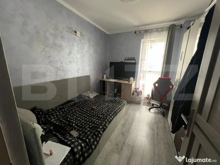 Apartament de vanzare, cu 3 camere, 92 mp, parcare, intermed - 1