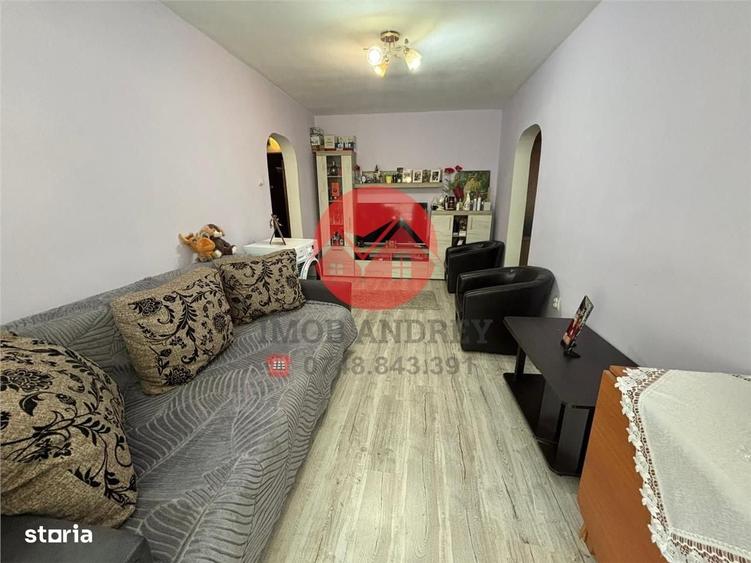 Apartament cu 4 camere decomandat în Vest