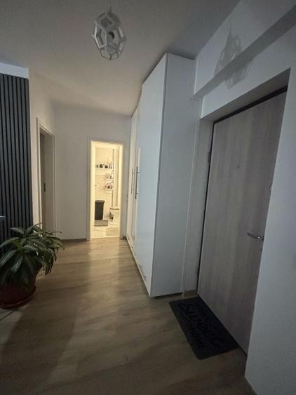 Apartament cu 2 camere decomandat în Titan