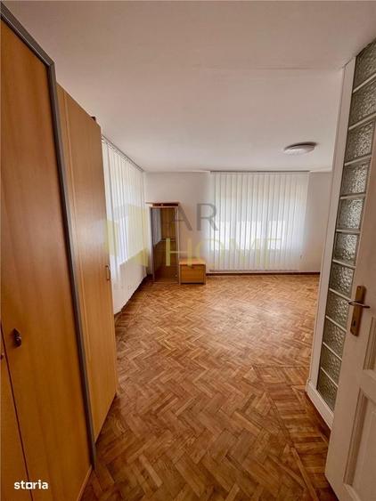Casă cu 3 camere cu Teren 300 Mp în Central