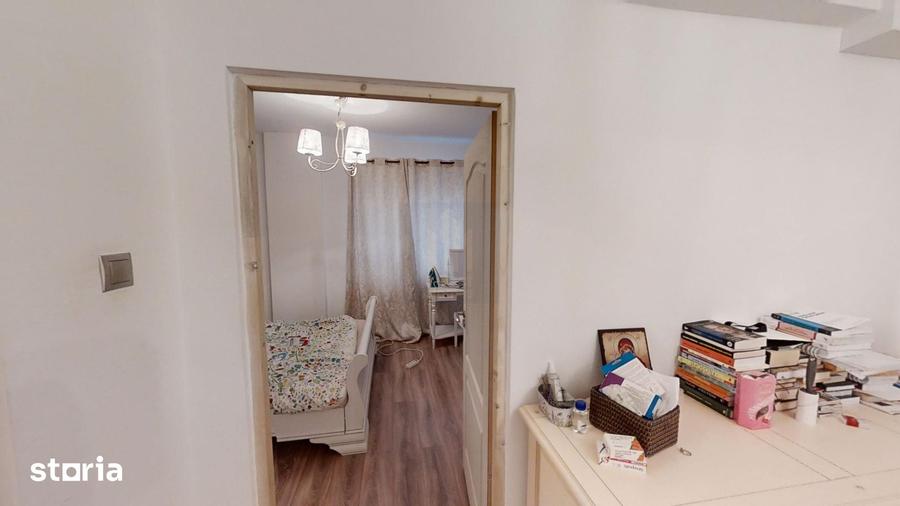 Apartament cu 3 camere semidecomandat în Brezoianu