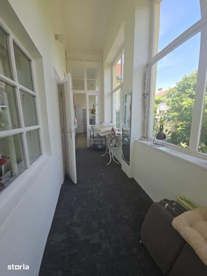 Casă cu 6 camere cu Teren 606 Mp în Lipoveni