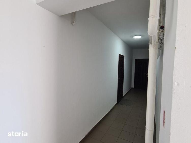 Garsonieră decomandată în Titan
