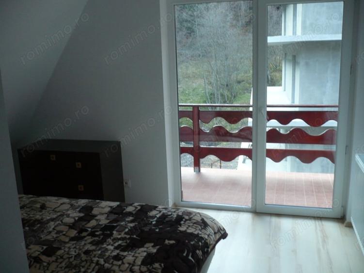 Casă cu 6 camere în Clăbucet