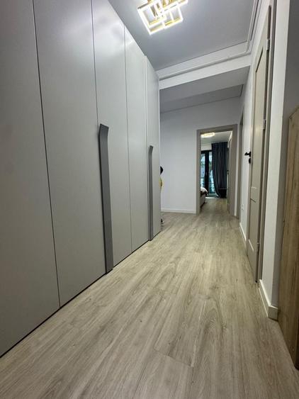 Apartament cu 3 camere decomandat în Sârbi