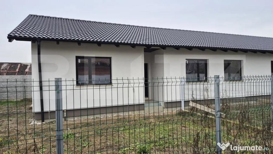 Casă cu 4 camere cu Teren 400 Mp în Vetiș