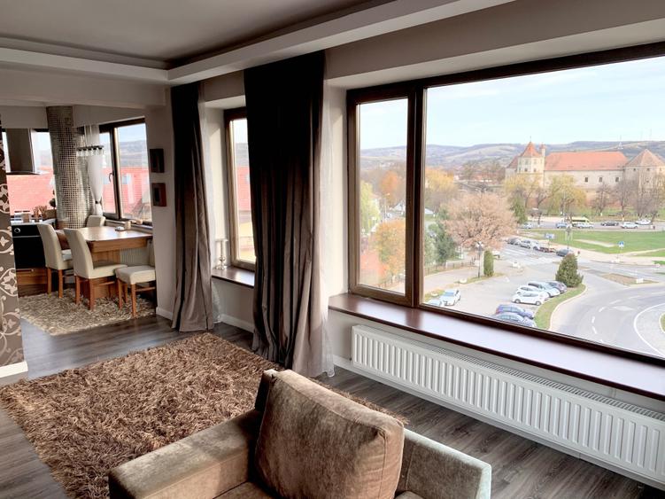 Apartament cu 2 camere decomandat în Central