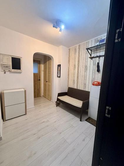 Apartament cu 2 camere decomandat în Exterior Vest