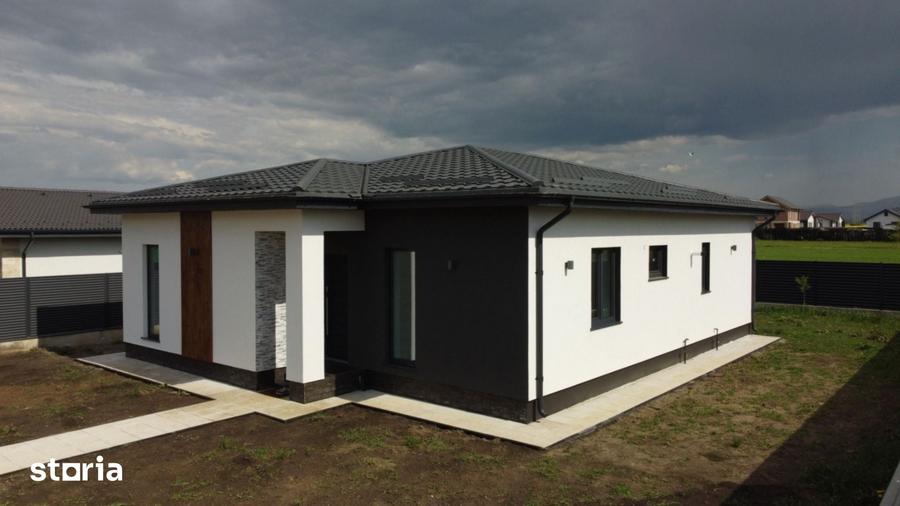 Casă cu 4 camere cu Teren 500 Mp în Central