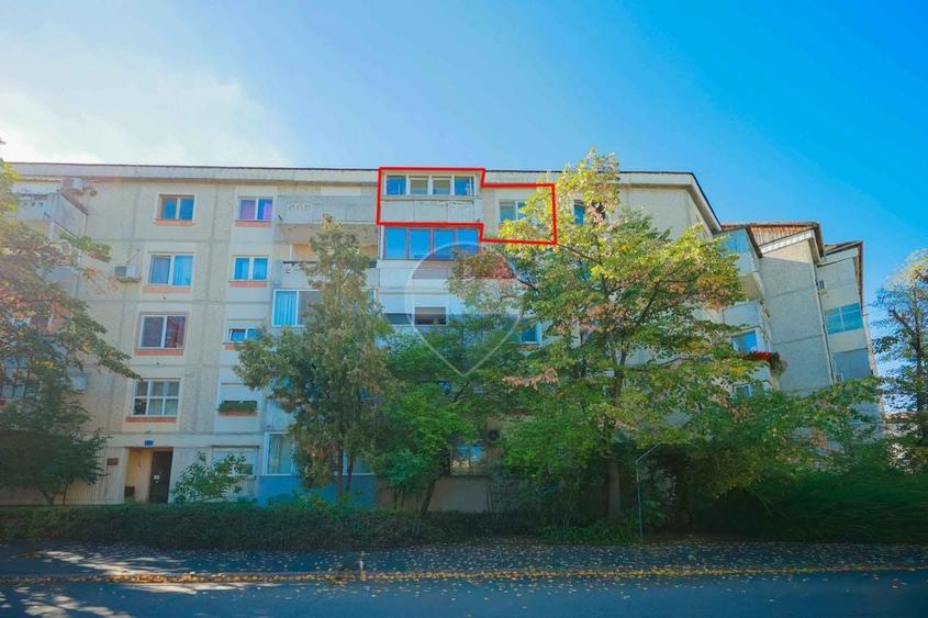 Apartament cu 3 camere decomandat, mobilat în Decebal