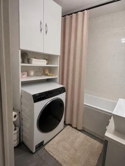 Apartament cu 3 camere semidecomandat, mobilat în Tineretului