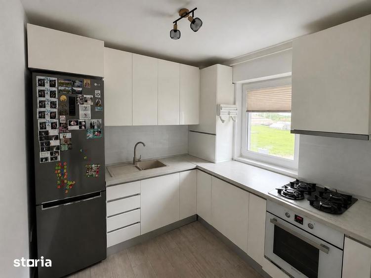 Apartament cu 3 camere, mobilat în Triaj