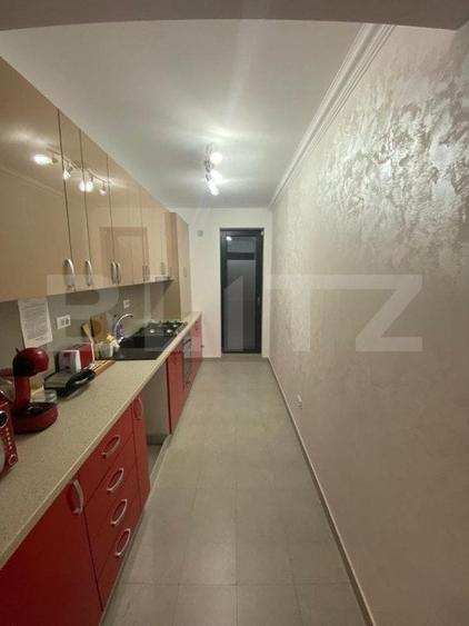 Apartament cu 3 camere semidecomandat, mobilat în Calea București