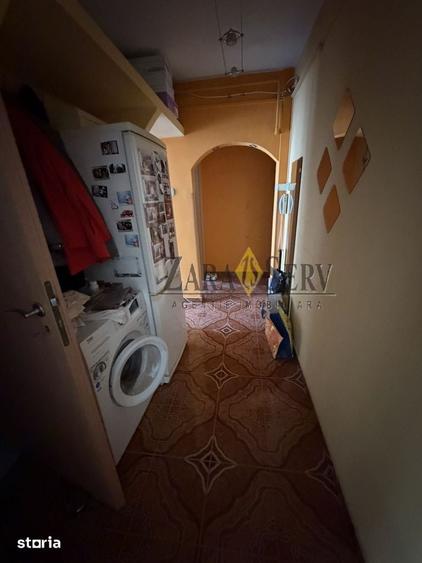 Apartament 3 camere de vanzare, Malu Ro?u Str. ?colii, Etaj 2 - 6