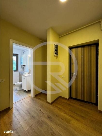 Apartament cu 3 camere semidecomandat în Borhanci