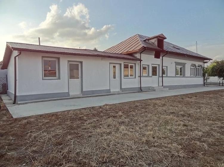 Apartament cu 5 camere în Domnești