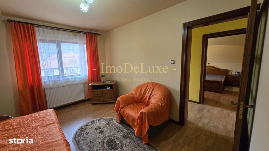 Casă cu 5 camere cu Canalizare în Central