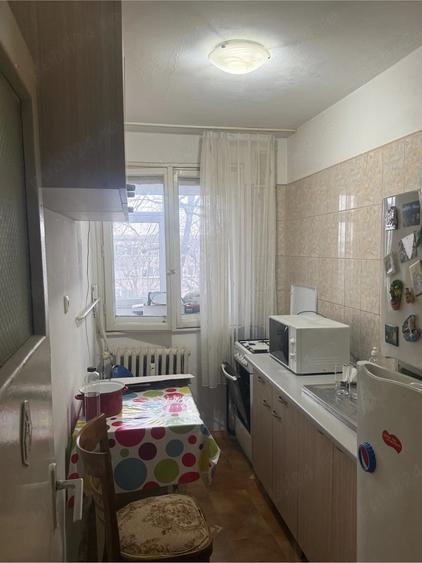 Apartament cu 2 camere semidecomandat în Crângași